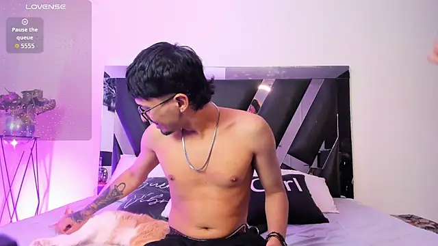 Snapshot of Mia_Iron chatting on March 2026 12:27:02 PM Mia Iron online show from March 2026 12:27:02 PM