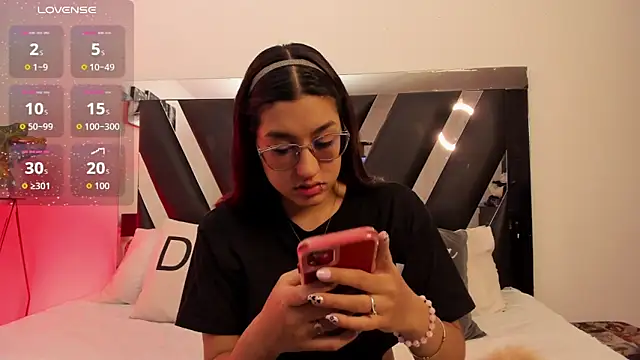 Snapshot of Mia_Iron chatting on May 2026 01:06:02 PM Mia Iron online show from May 2026 01:06:02 PM