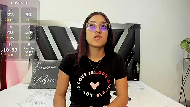 Snapshot of Mia_Iron chatting on May 2026 01:39:02 PM Mia Iron online show from May 2026 01:39:02 PM