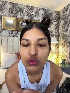 AnnaLoren  online show from March 2026 12:00:01 PM