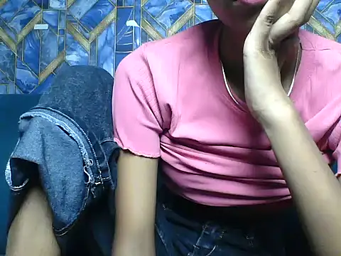 Snapshot of Rani1993 chatting on April 2026 02:14:01 PM Rani1993 online show from April 2026 02:14:01 PM