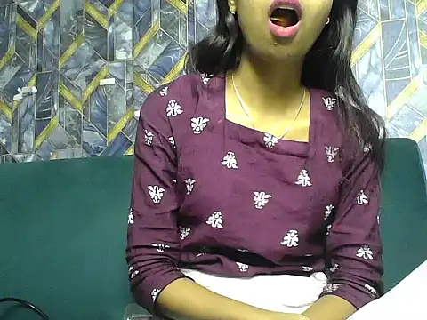 Snapshot of Rani1993 chatting on April 2026 07:36:01 PM Rani1993 online show from April 2026 07:36:01 PM