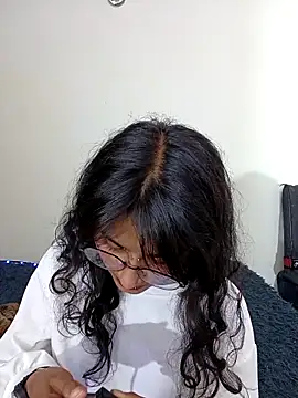 Snapshot of Lili__Clan chatting on April 2026 01:37:02 AM Lili Clan online show from April 2026 01:37:02 AM