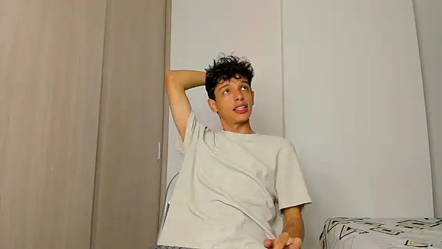 Maxfrost1 online show from February 2026 07:46:01 PM