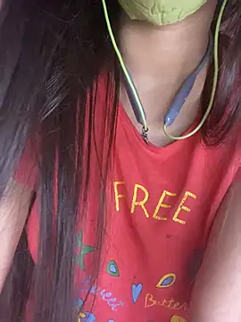 Snapshot of roshni_malhotra chatting on April 2026 09:32:01 PM roshni malhotra online show from April 2026 09:32:01 PM