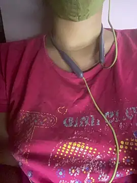 Snapshot of roshni_malhotra chatting on April 2026 08:10:01 PM roshni malhotra online show from April 2026 08:10:01 PM