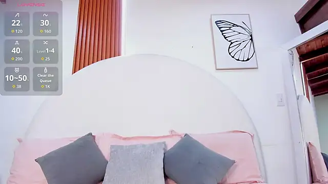 Violett Rosse  online show from March 2026 03:28:02 PM