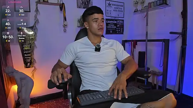 Rob zaens33 online show from April 2026 03:38:01 PM