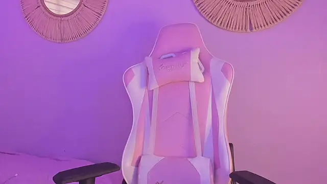 Snapshot of Lummii_ chatting on March 2026 07:09:01 PM Lummii online show from March 2026 07:09:01 PM