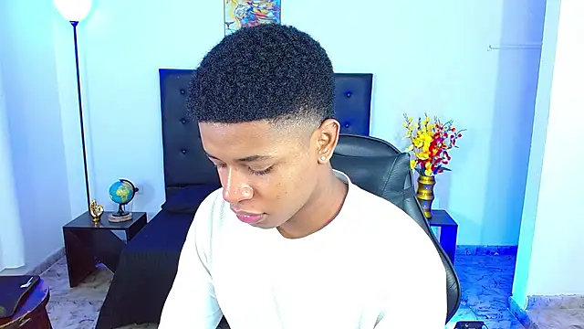 Snapshot of liiam3 chatting on April 2026 09:18:02 PM liiam3 online show from April 2026 09:18:02 PM