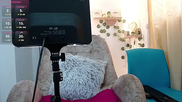 dark dreams  online show from June 2026 06:45:02 PM