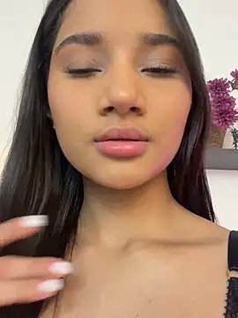 Snapshot of AlessiaVallmont chatting on February 2026 07:12:02 PM AlessiaVallmont online show from February 2026 07:12:02 PM