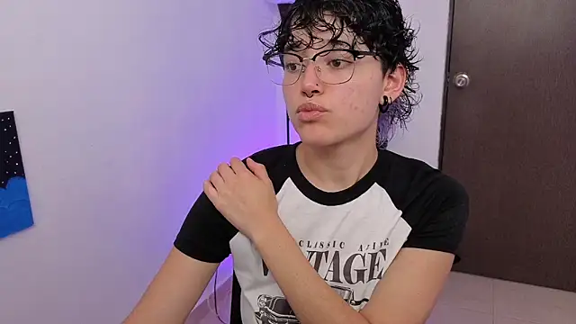 Snapshot of jeroharper_ chatting on April 2026 08:01:02 PM jeroharper online show from April 2026 08:01:02 PM