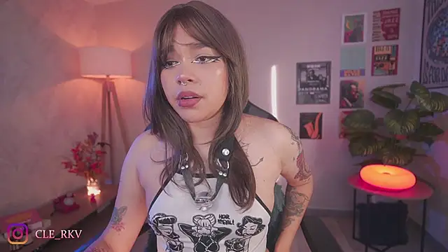 Snapshot of violette_clerk1_ chatting on May 2026 09:11:02 PM violette clerk1 online show from May 2026 09:11:02 PM