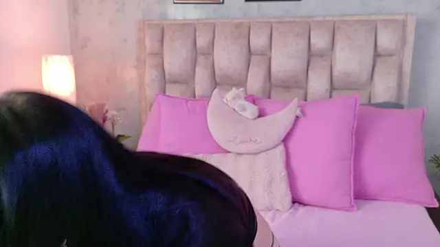 IsabellaRossi online show from May 2026 06:50:01 PM