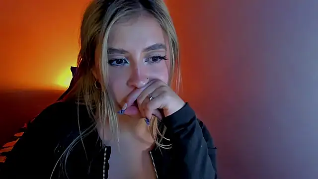 Snapshot of saradiazxxx chatting on March 2026 08:36:01 AM saradiazxxx online show from March 2026 08:36:01 AM