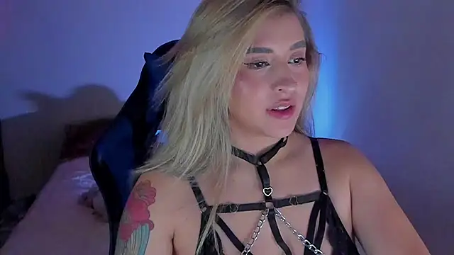 Snapshot of saradiazxxx chatting on April 2026 08:31:02 AM saradiazxxx online show from April 2026 08:31:02 AM