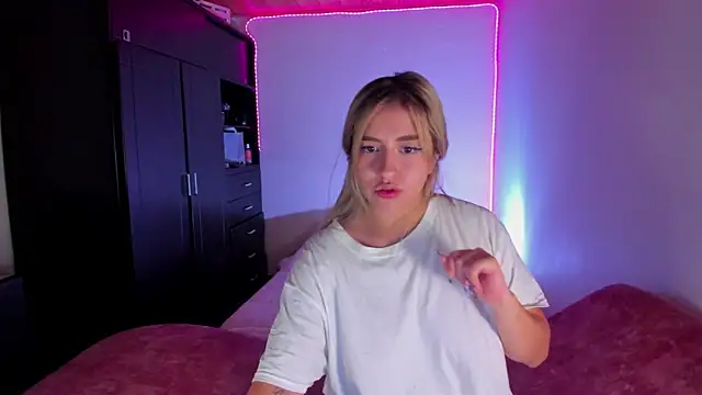 Snapshot of Jhon_Sara chatting on April 2026 05:01:02 AM Jhon Sara online show from April 2026 05:01:02 AM