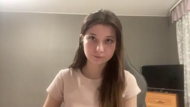 Snapshot of LunnaBliss chatting on March 2026 05:18:01 PM LunnaBliss online show from March 2026 05:18:01 PM