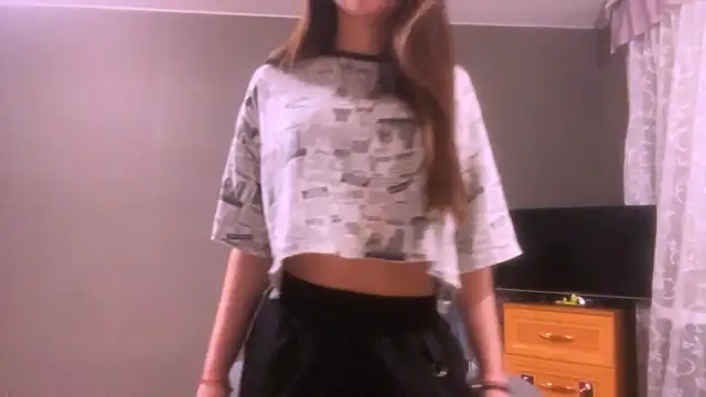 Snapshot of LunnaBliss chatting on March 2026 05:17:01 PM LunnaBliss online show from March 2026 05:17:01 PM