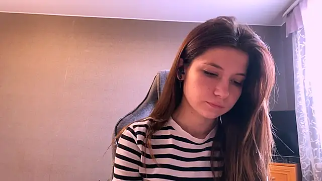 Snapshot of LunnaBliss chatting on April 2026 02:25:01 PM LunnaBliss online show from April 2026 02:25:01 PM