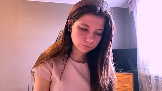 Snapshot of LunnaBliss chatting on April 2026 02:06:02 PM LunnaBliss online show from April 2026 02:06:02 PM