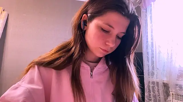 Snapshot of LunnaBliss chatting on April 2026 02:33:01 PM LunnaBliss online show from April 2026 02:33:01 PM