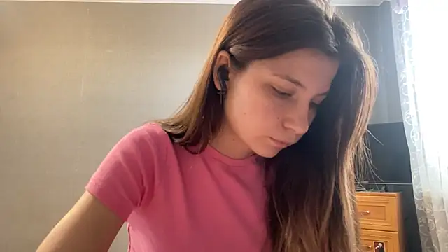 Snapshot of LunnaBliss chatting on April 2026 11:35:02 AM LunnaBliss online show from April 2026 11:35:02 AM