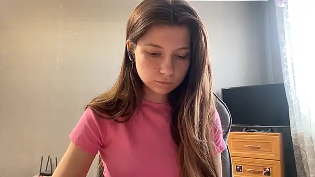 Snapshot of LunnaBliss chatting on April 2026 01:41:02 PM LunnaBliss online show from April 2026 01:41:02 PM