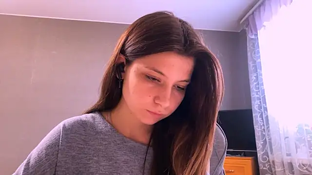 Snapshot of LunnaBliss chatting on April 2026 01:31:02 PM LunnaBliss online show from April 2026 01:31:02 PM