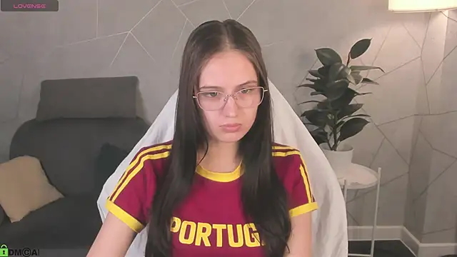 Miaa Hill online show from April 2026 11:33:01 AM