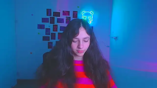 KissMeJulia online show from March 2026 06:18:01 AM