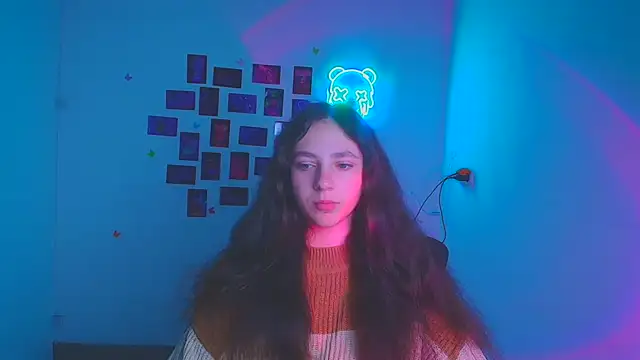 KissMeJulia online show from March 2026 06:28:02 AM