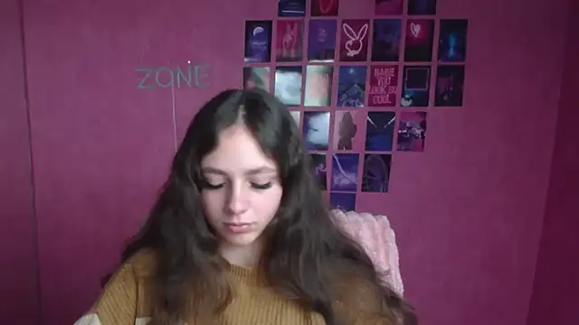 KissMeJulia online show from April 2026 05:27:01 AM