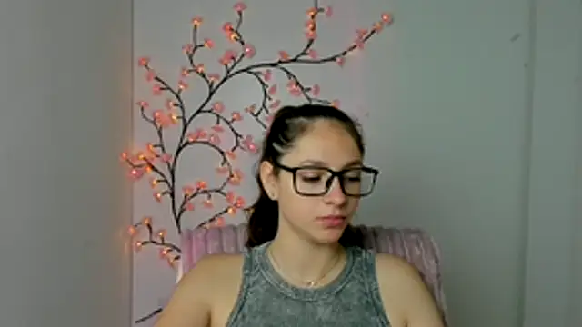KissMeJulia online show from June 2026 11:13:01 AM