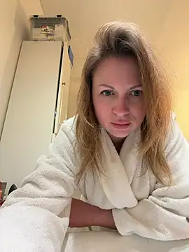 Frenchgirl45 online show from February 2026 07:37:02 PM