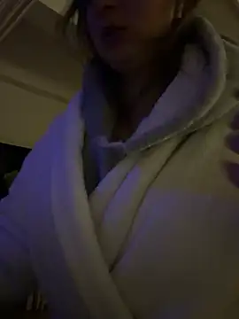 Frenchgirl45 online show from April 2026 10:40:02 PM