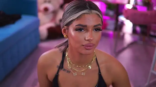 Snapshot of CrisstyBlair chatting on April 2026 09:46:02 AM CrisstyBlair online show from April 2026 09:46:02 AM