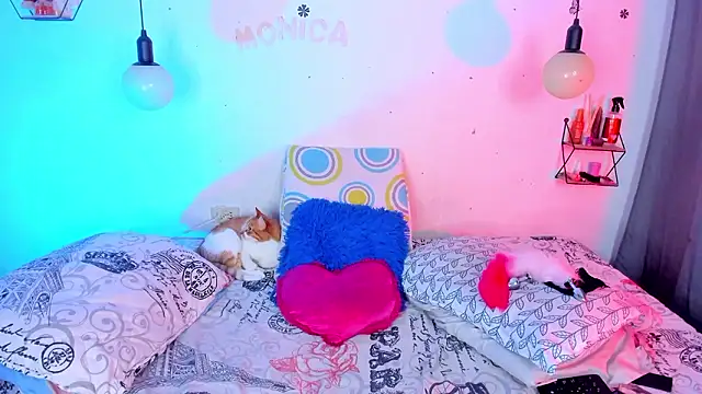 Snapshot of moni_bbw chatting on March 2026 07:36:02 PM moni bbw online show from March 2026 07:36:02 PM