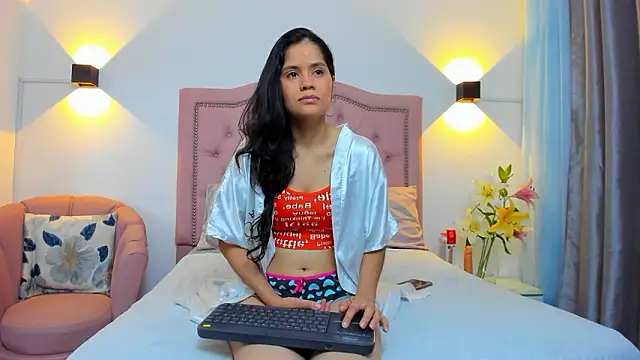 Paulynavera online show from March 2026 12:10:02 PM