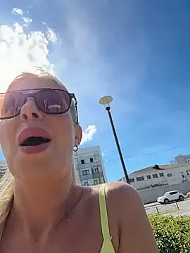 Snapshot of LisaMurr chatting on June 2026 12:41:01 PM LisaMurr online show from June 2026 12:41:01 PM