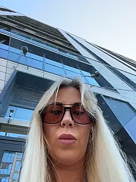 LisaMurr online show from June 2026 12:57:02 PM