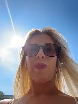 LisaMurr online show from June 2026 11:00:01 AM