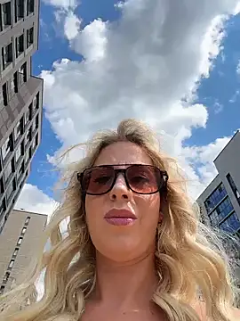 LisaMurr online show from July 2026 11:12:01 AM