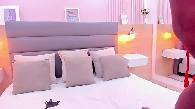 Snapshot of ivonne_duval chatting on March 2026 04:19:01 PM ivonne duval online show from March 2026 04:19:01 PM