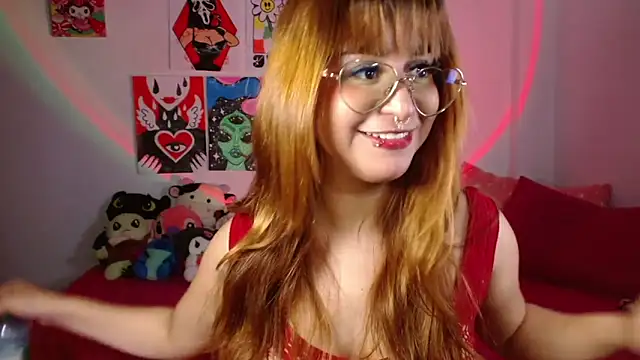 Snapshot of chloe_roxy chatting on May 2026 02:09:02 AM chloe roxy online show from May 2026 02:09:02 AM