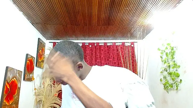 milo018 online show from February 2026 09:13:02 PM