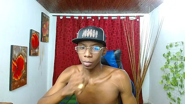 milo018 online show from April 2026 08:20:01 AM