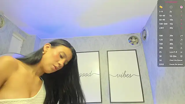 beautydoll18  online show from April 2026 10:18:02 AM