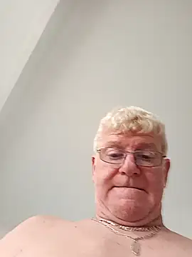 Snapshot of olivbisoumis chatting on March 2026 06:21:01 AM olivbisoumis online show from March 2026 06:21:01 AM